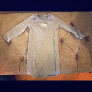 5 unisex baby gowns
